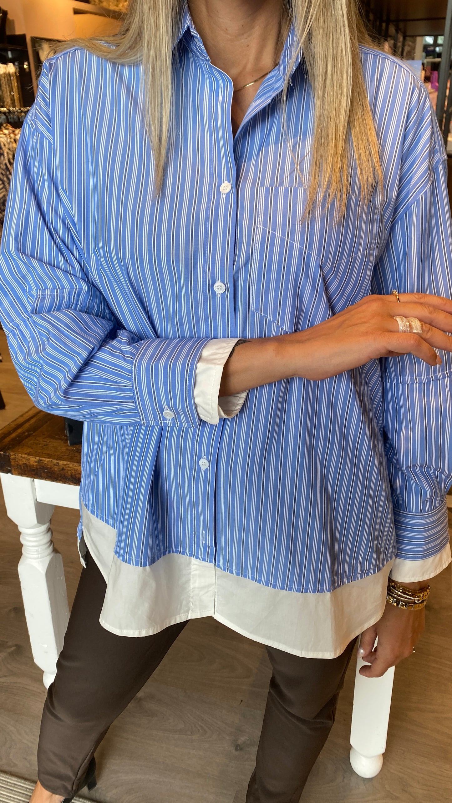 Bláröndótt skyrta