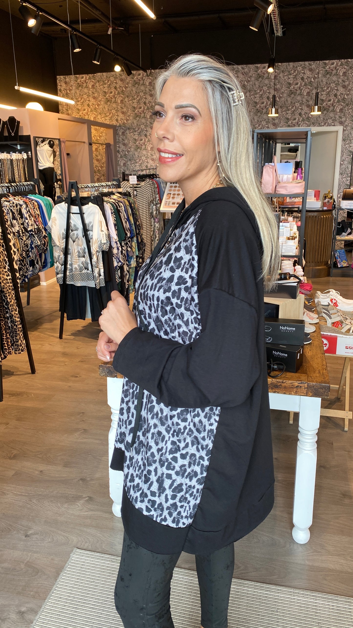 Léttur jakki með rennilás