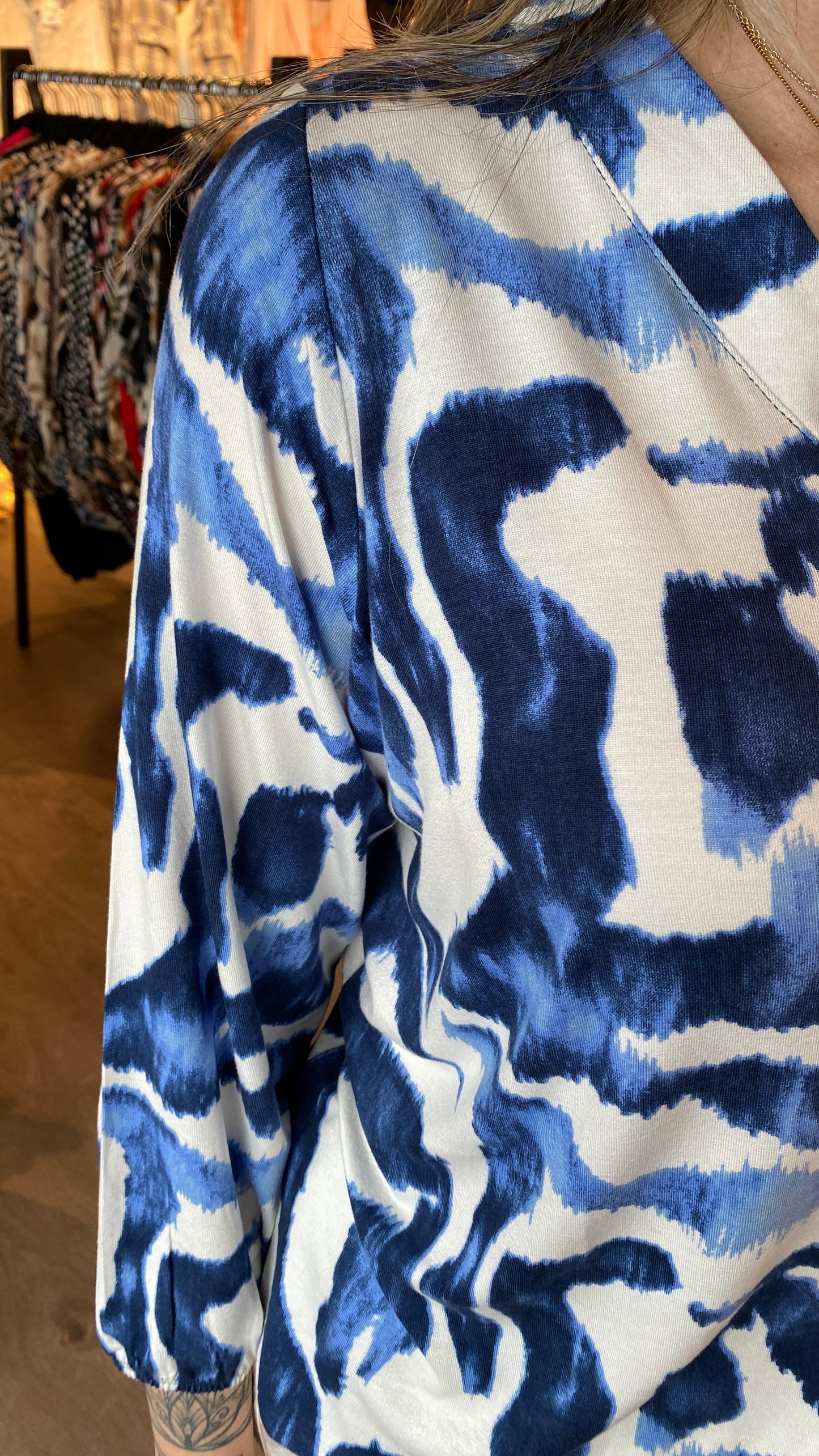 Síðerma bolur með teygju að neðan