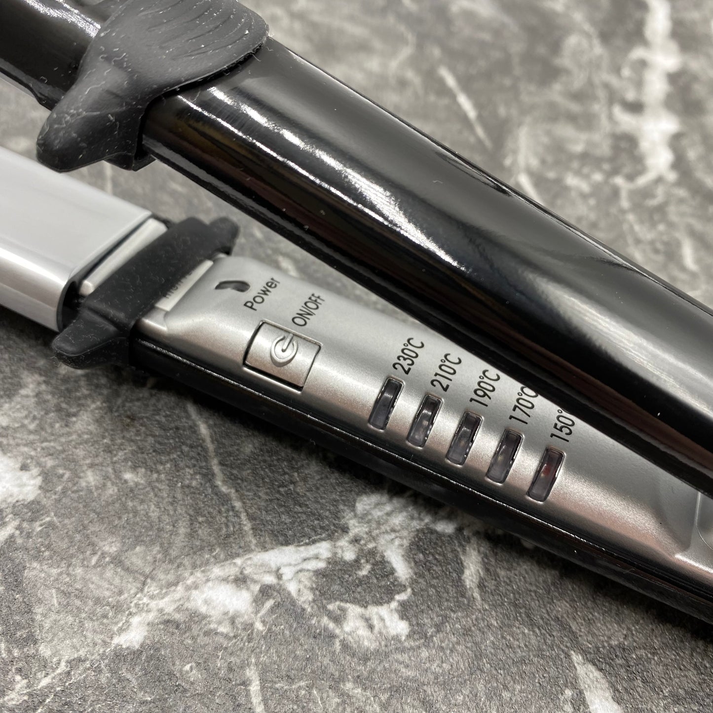 Sléttujárn frá NoName Beauty