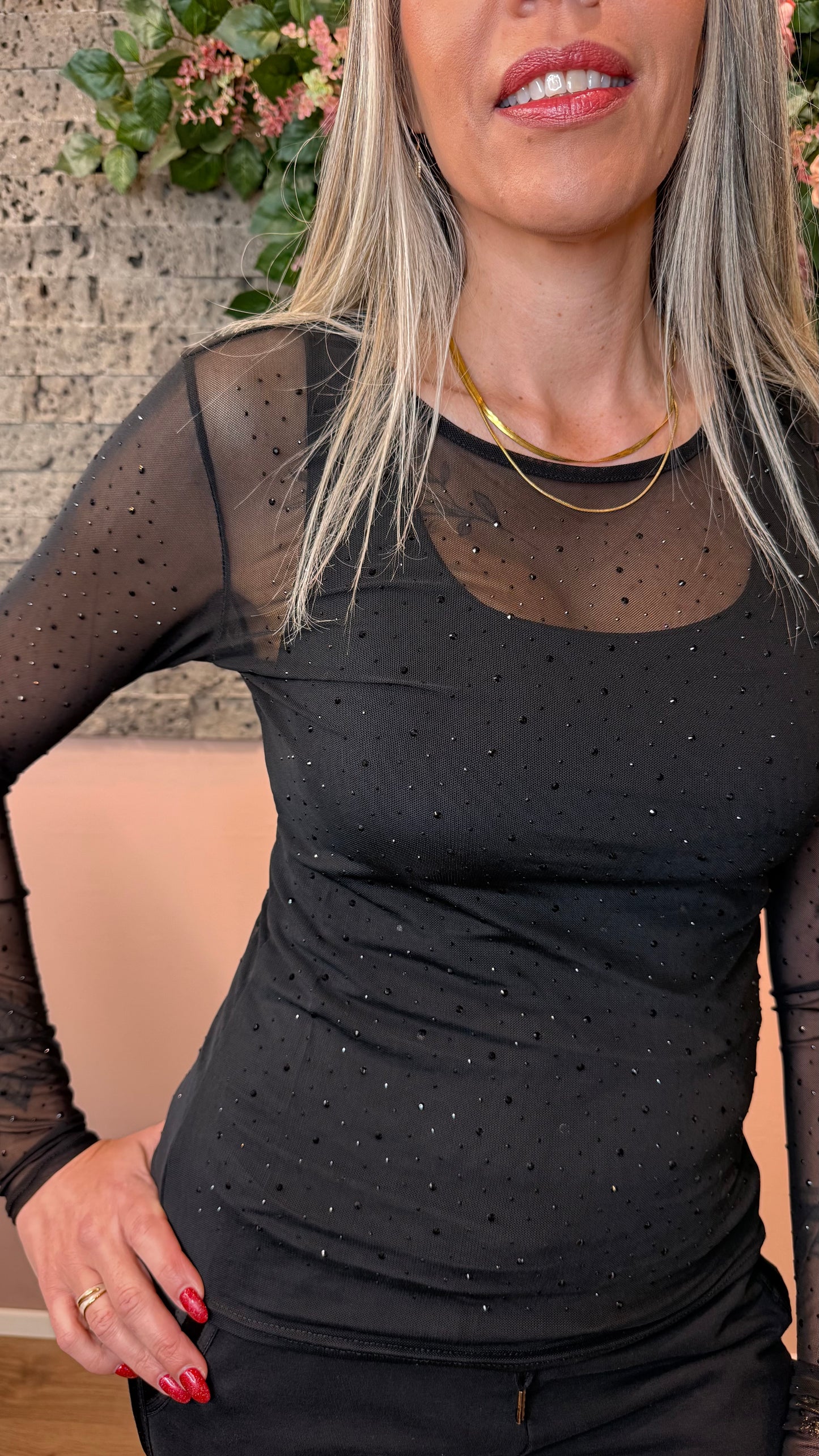 Svartur mesh bolur með steinum