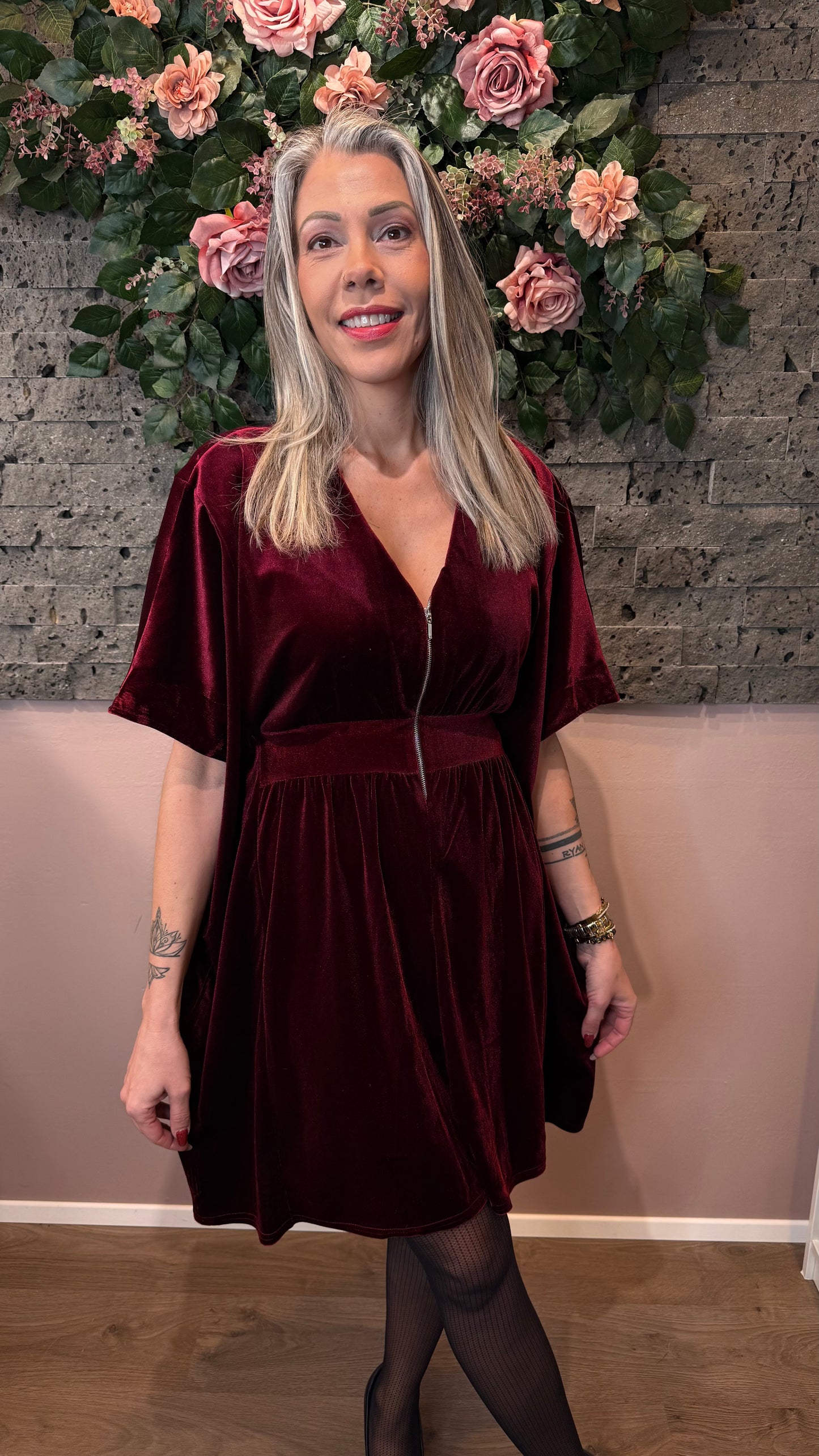 Mömmukjóllinn - vínrauður stuttur flauelis