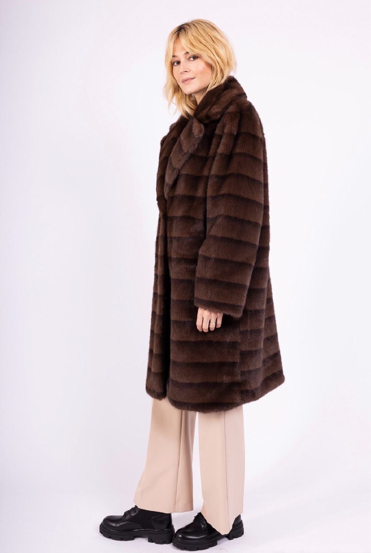 Vegan pels síður dökkbrúnn