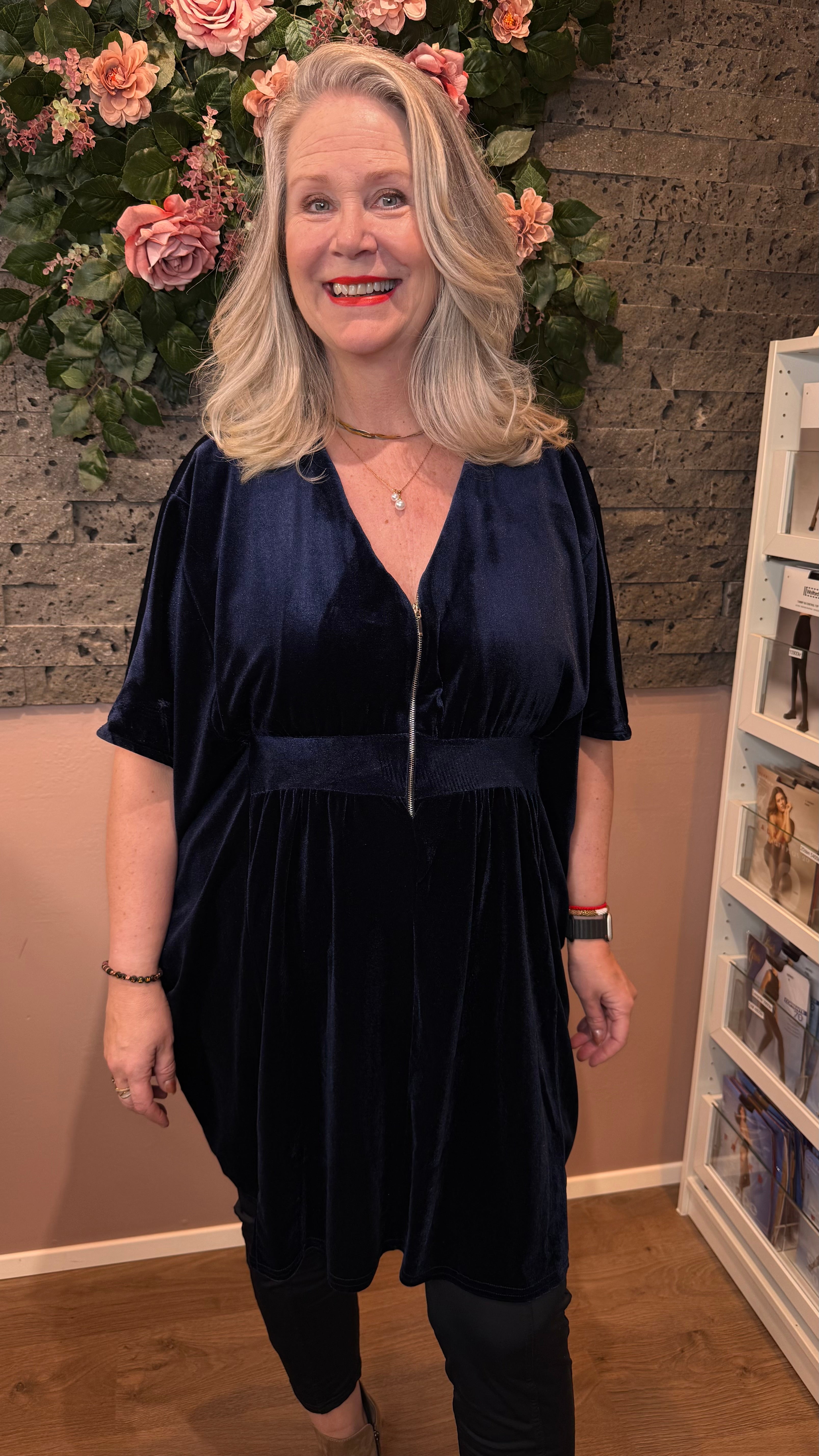 Mömmukjóllinn - blár stuttur flauelis