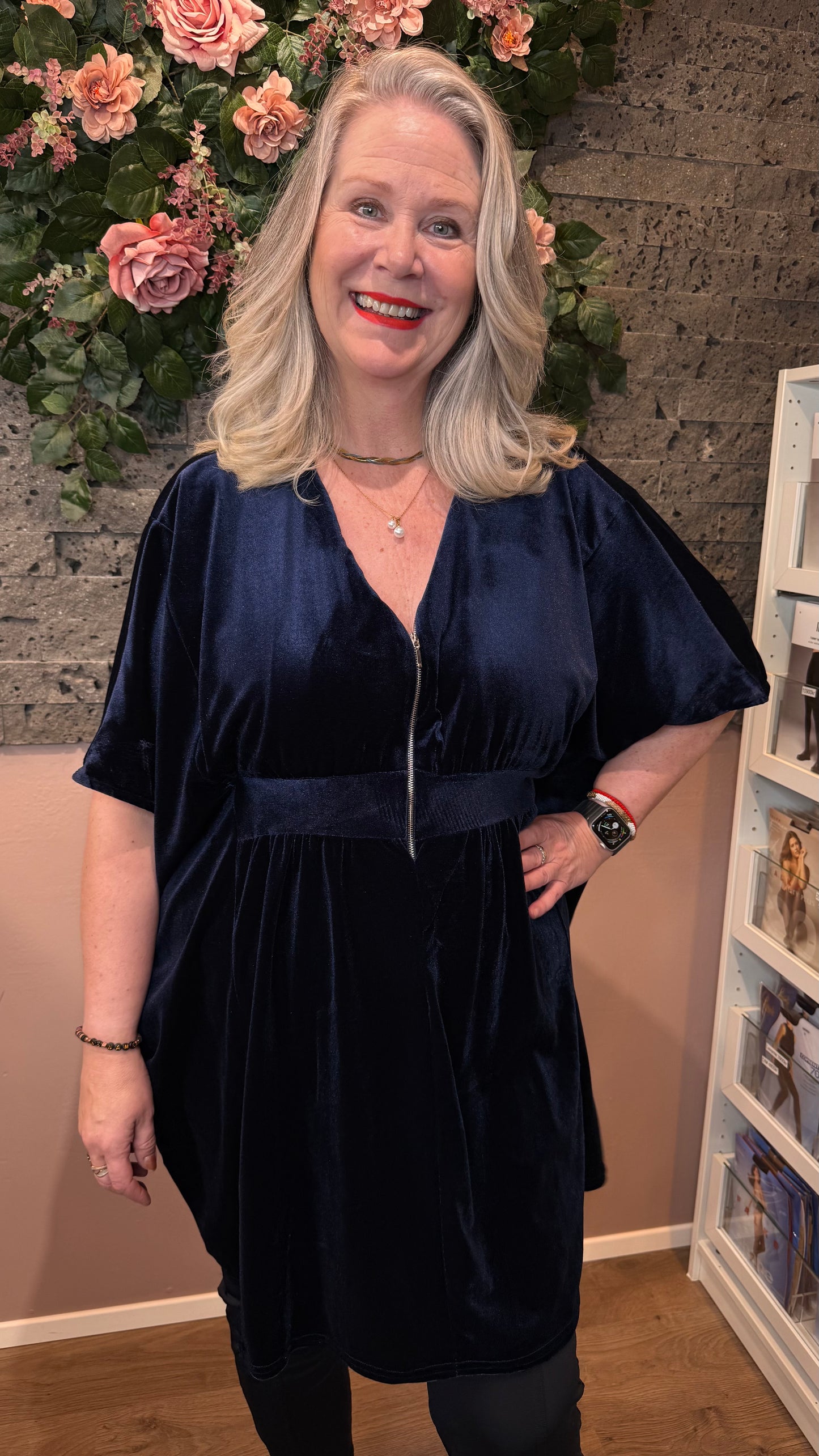 Mömmukjóllinn - blár stuttur flauelis