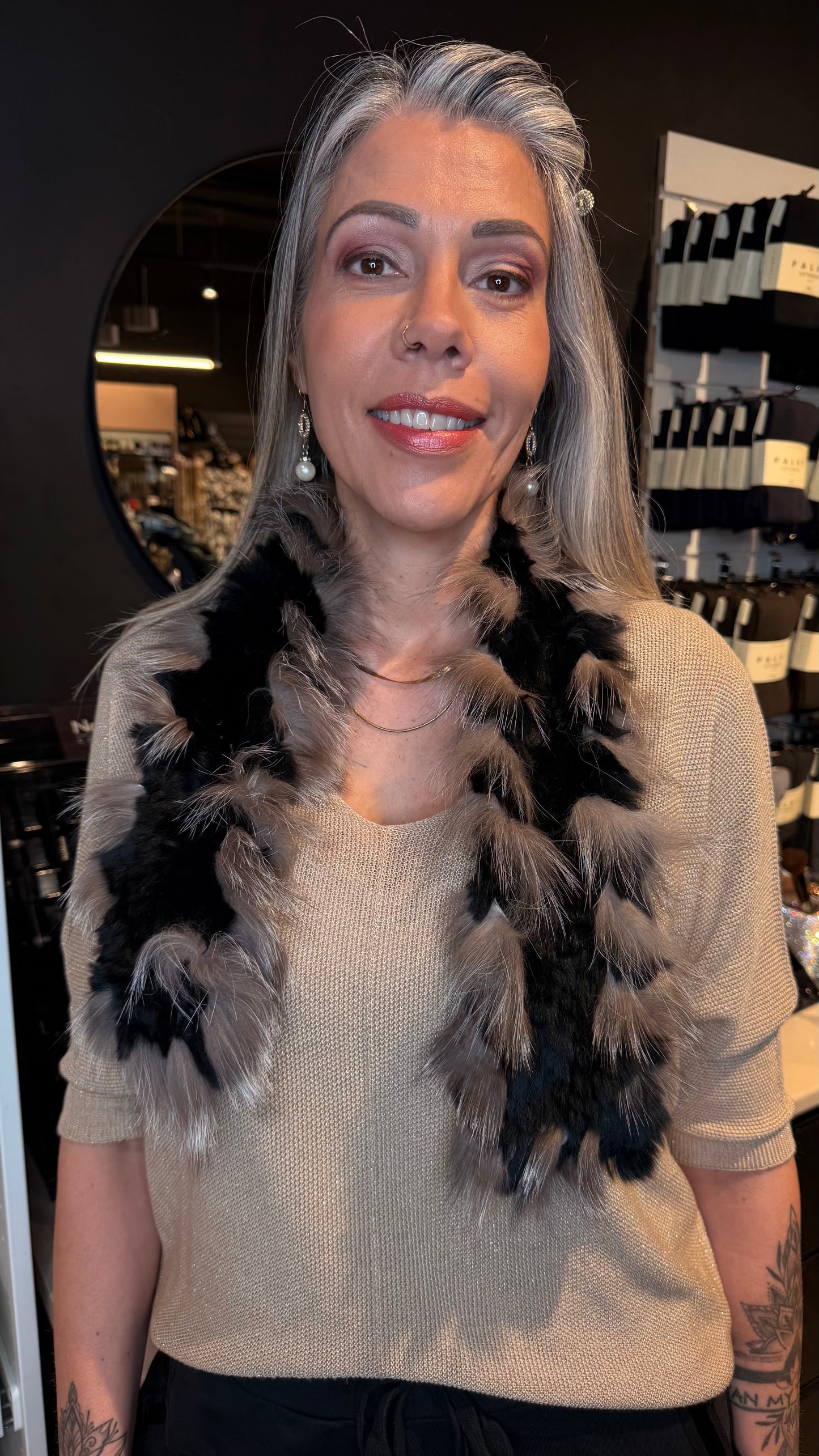 Glæsilegur loðkragi úr kanínu skinni