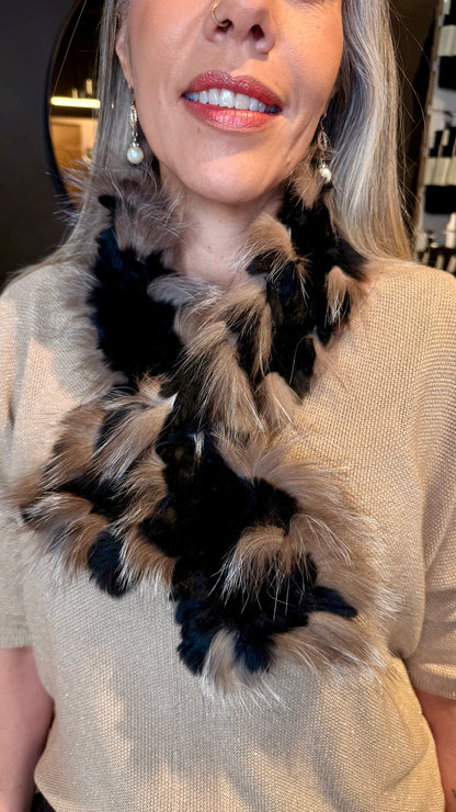 Glæsilegur loðkragi úr kanínu skinni