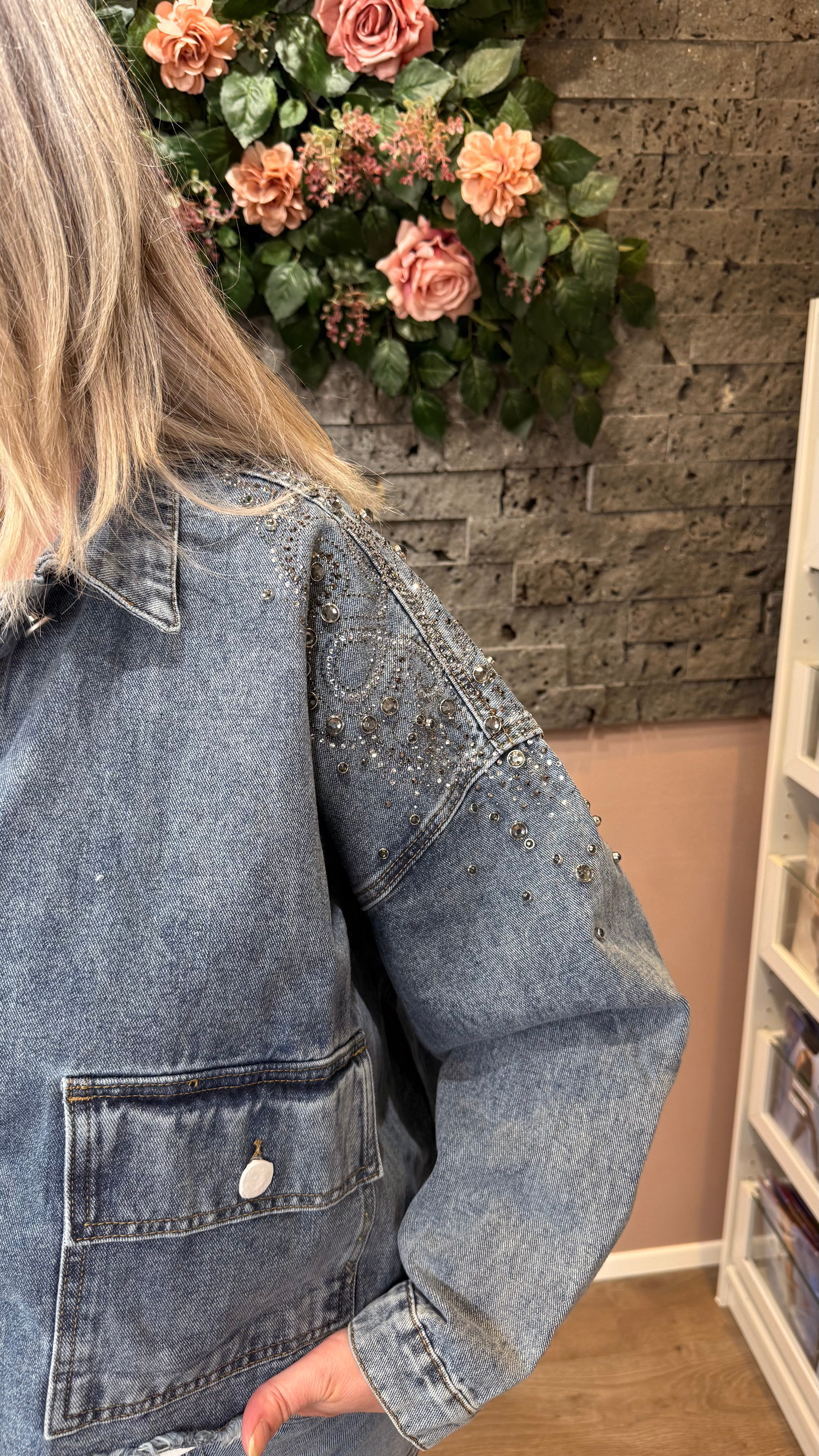 Gallajakki með steinum og glimmeri