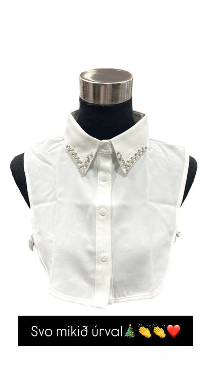 Kragi með perlum og semalíusteinum