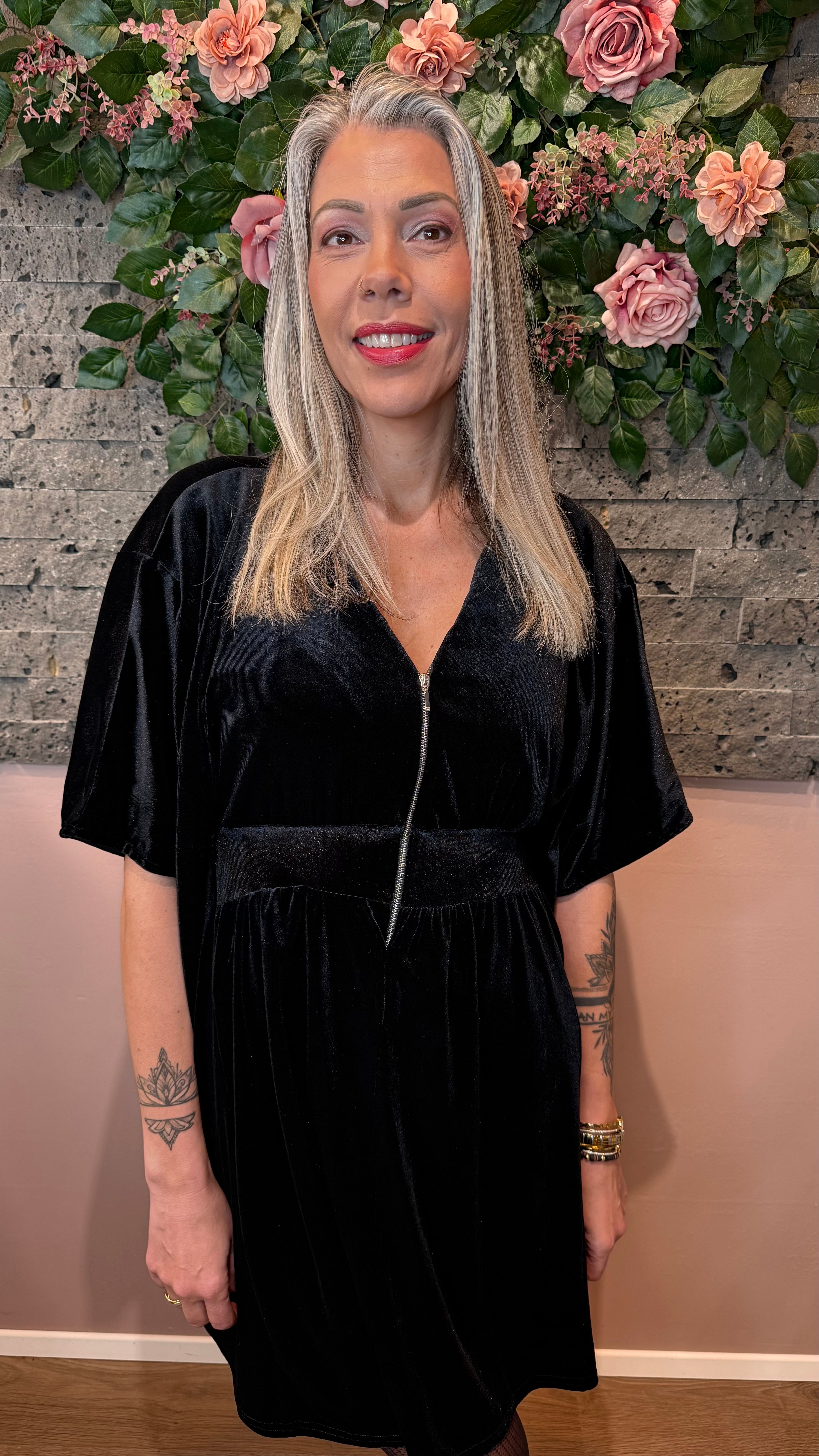 Mömmukjóllinn - svartur stuttur flauelis