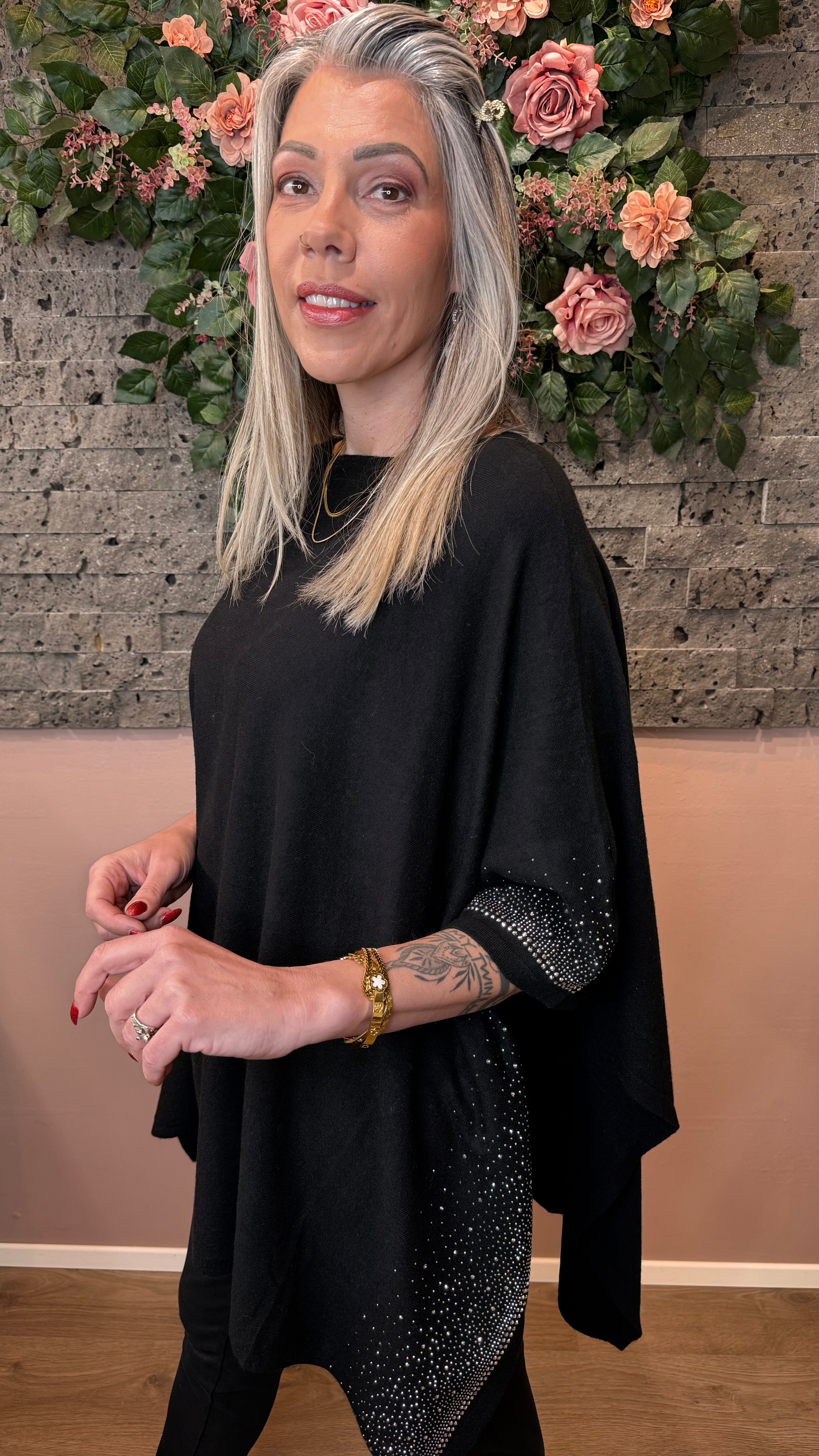 Fínleg slá með steinum