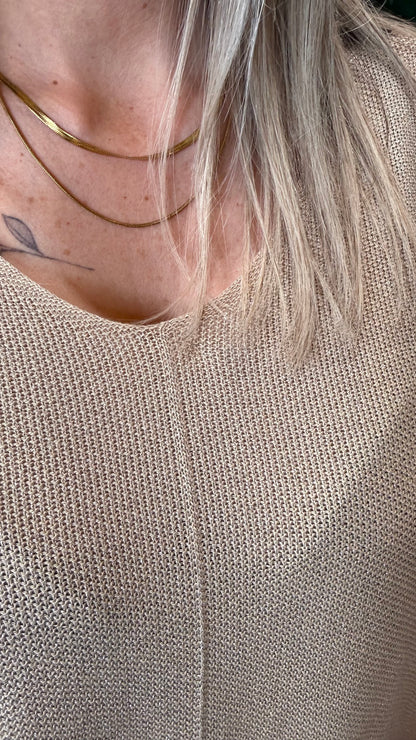 Létt og falleg peysa með glimmeri