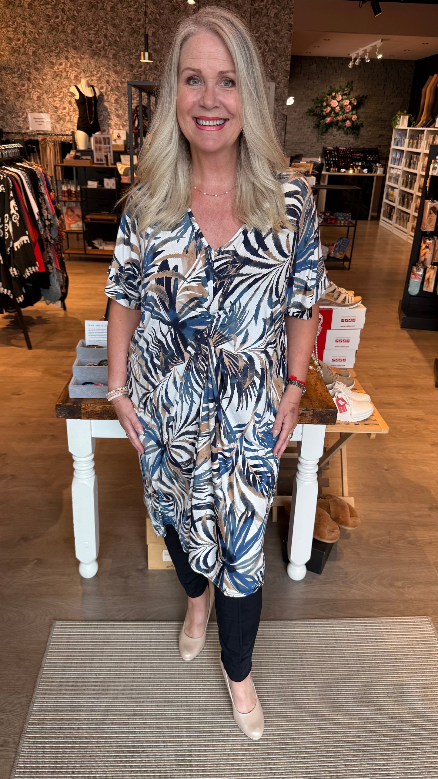 NoName Design - Kjóll í bláu og beige