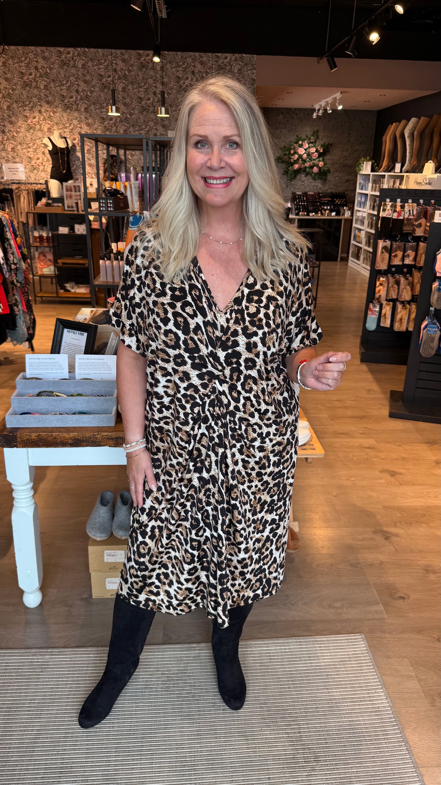 NoName Design - Kjóll í Hlébarðamunstir