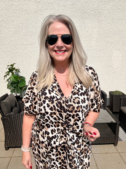 NoName Design - Kjóll í Hlébarðamunstir