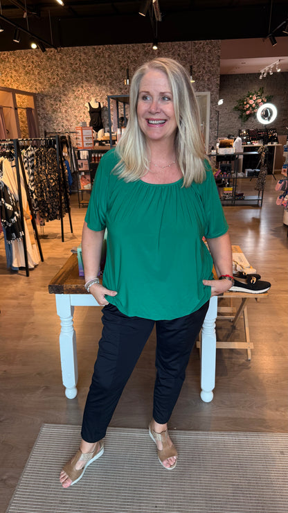 Bolur með teygju að neðan