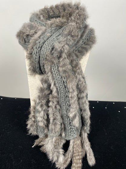 Trefill með ekta feldi