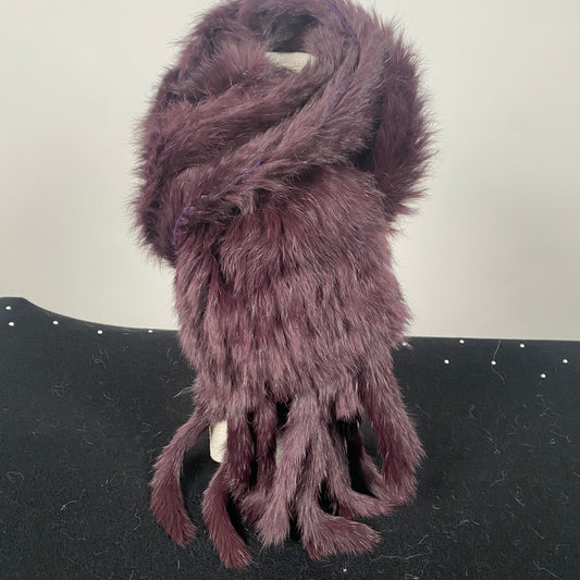 Vínrauður trefill úr kanínufeldi