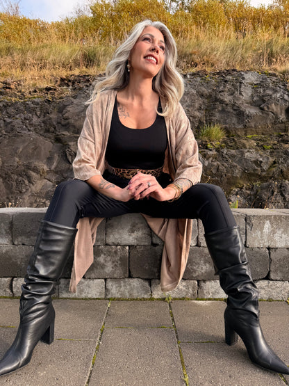 NoName Design - kamel lituð jakka peysa