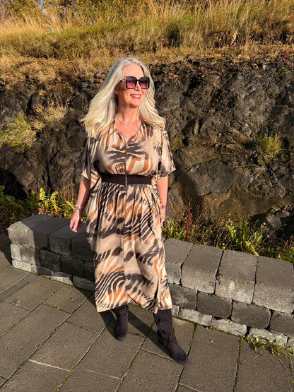 Mömmu kjóllinn síður Beige og brúnum tónum með gylltum rennilás