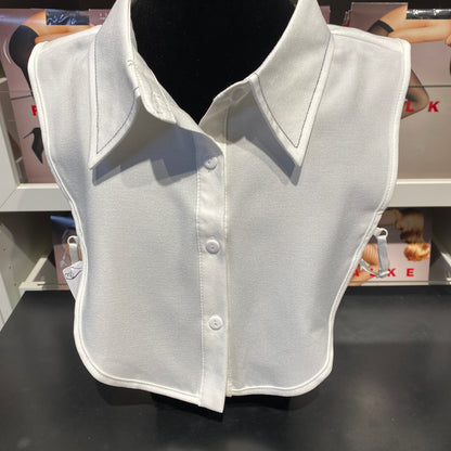 Hvítur kragi með svörtum saum