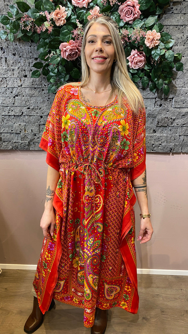 Rauður kaftan kjóll
