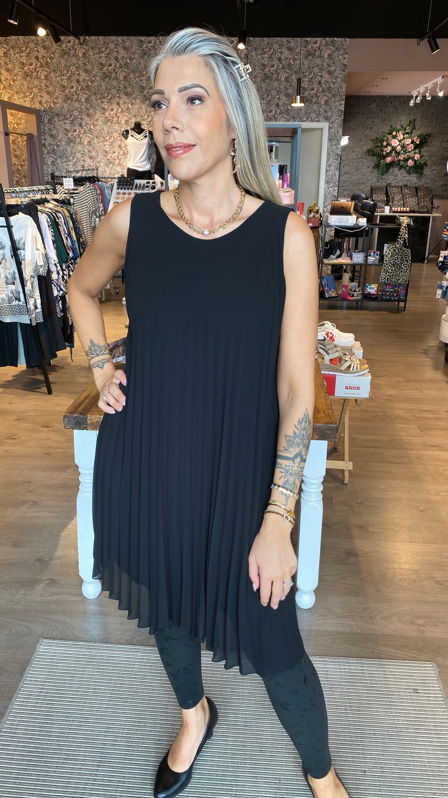 Plíseraður ermalaus kjóll