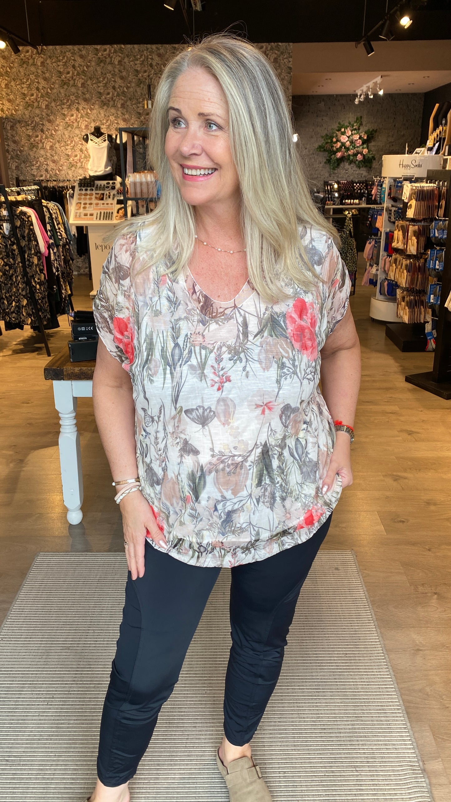 Stutterma mesh bolur með hvítum toppi innanundir