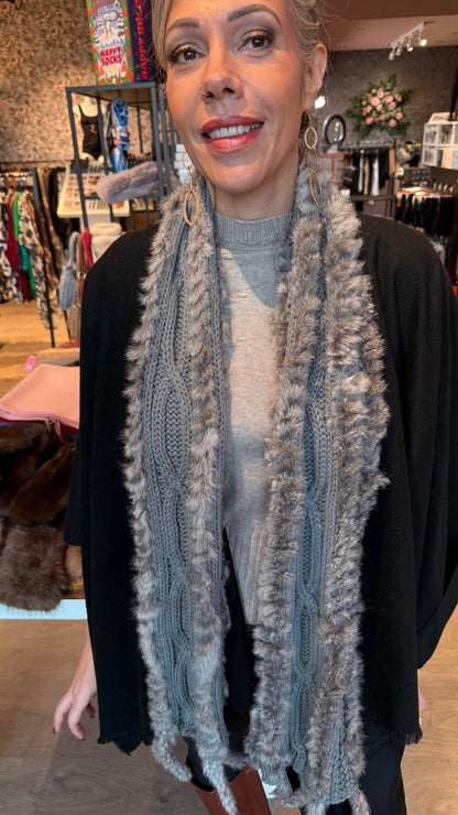 Trefill með ekta feldi