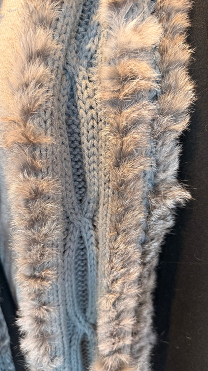 Trefill með ekta feldi