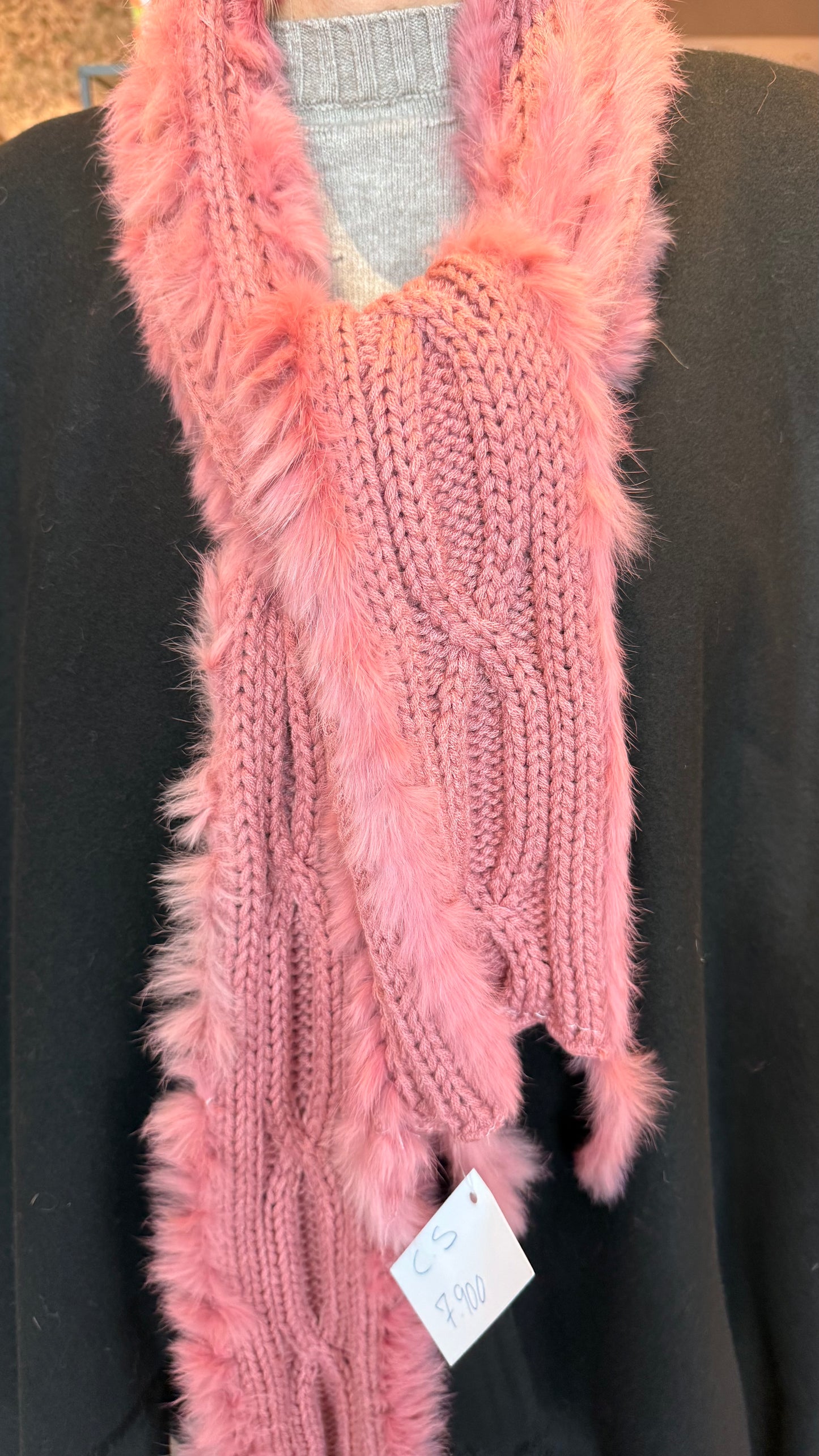 Trefill með ekta feldi