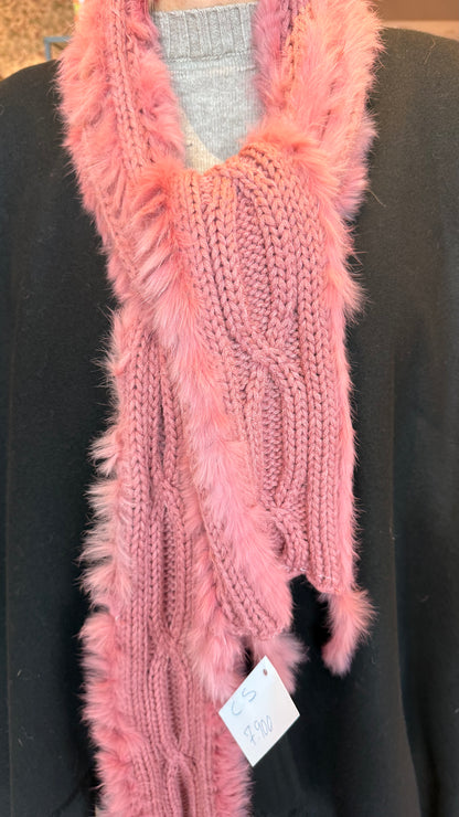 Trefill með ekta feldi