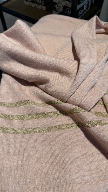 Mjúkur trefill með gylltri rönd