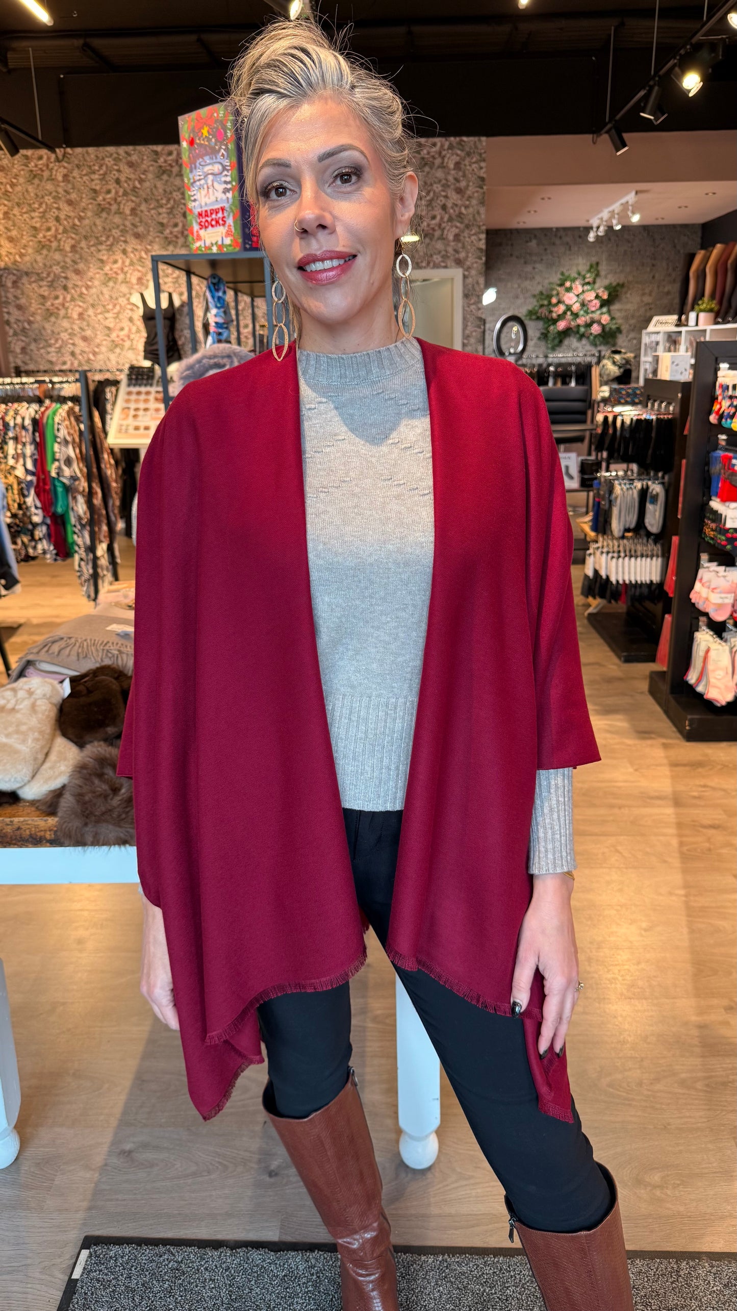 Slá úr silki og ullarblöndu.