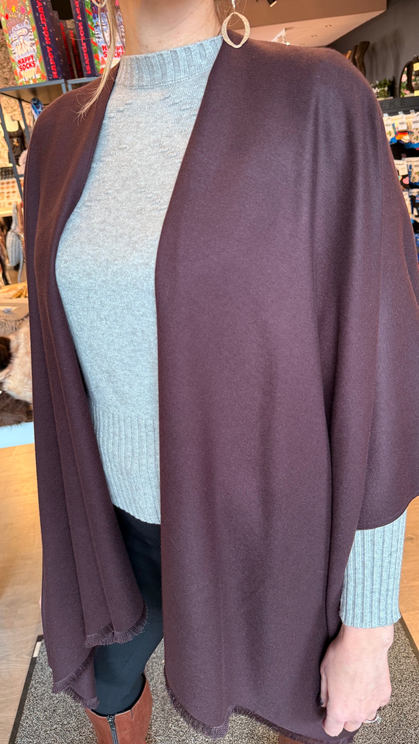 Slá úr silki og ullarblöndu.