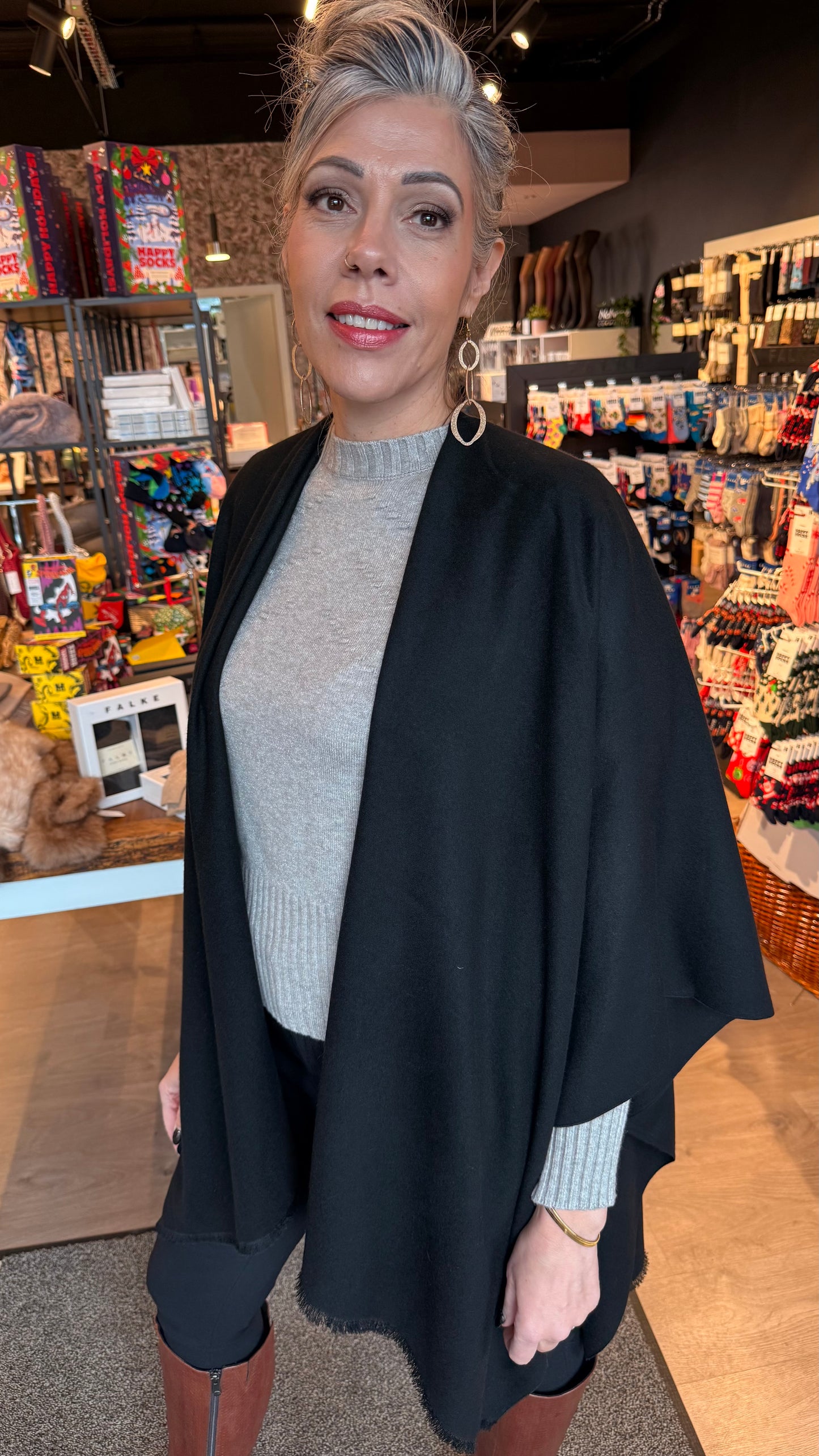 Slá úr silki og ullarblöndu.