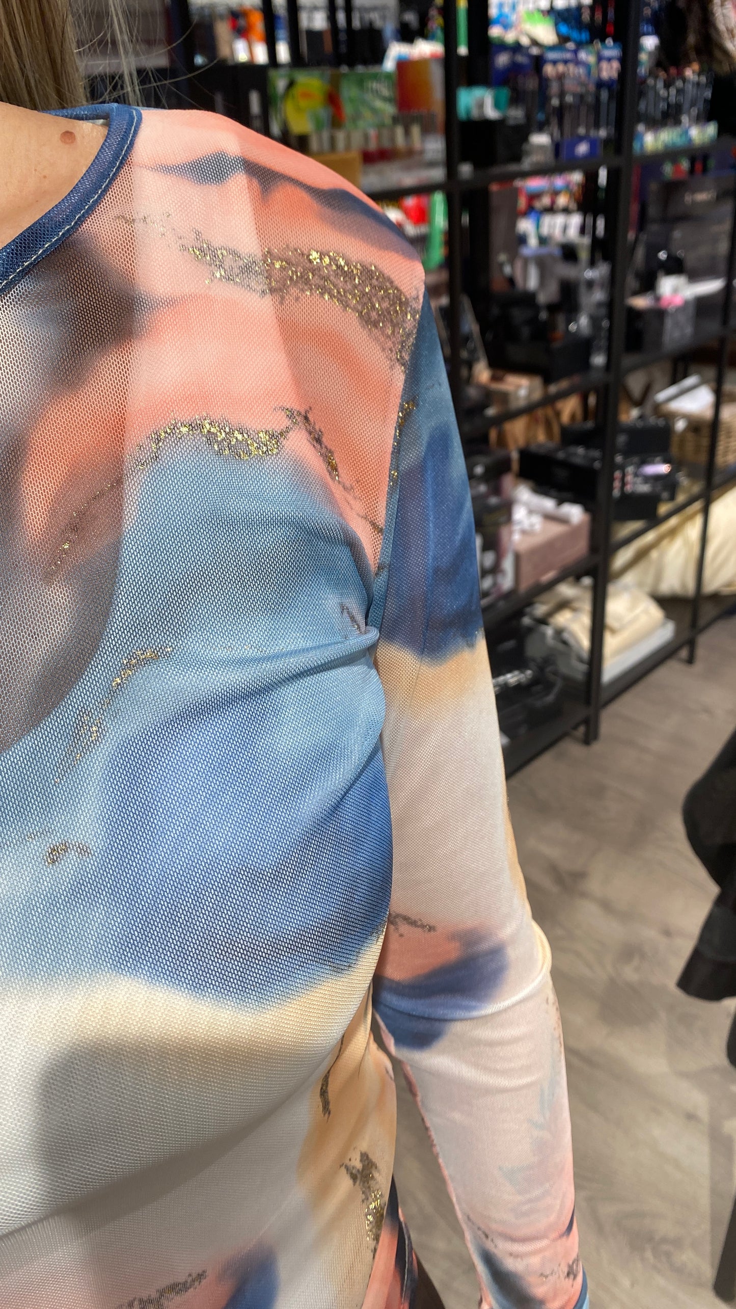 Mesh bolur í bleikum og bláum lit