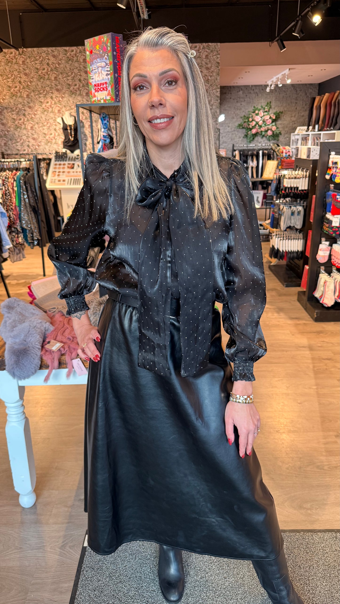 Svört spariskyrta með glimmeri