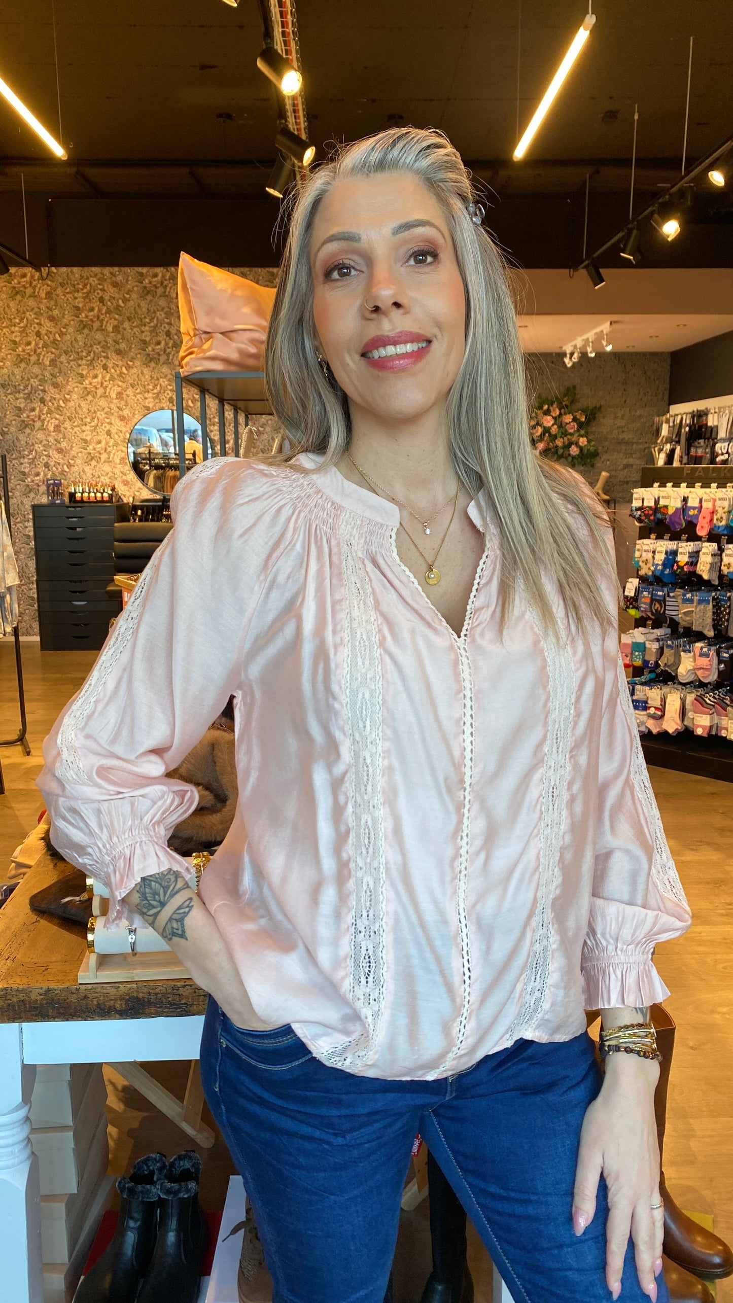 Fölbleik skyrta