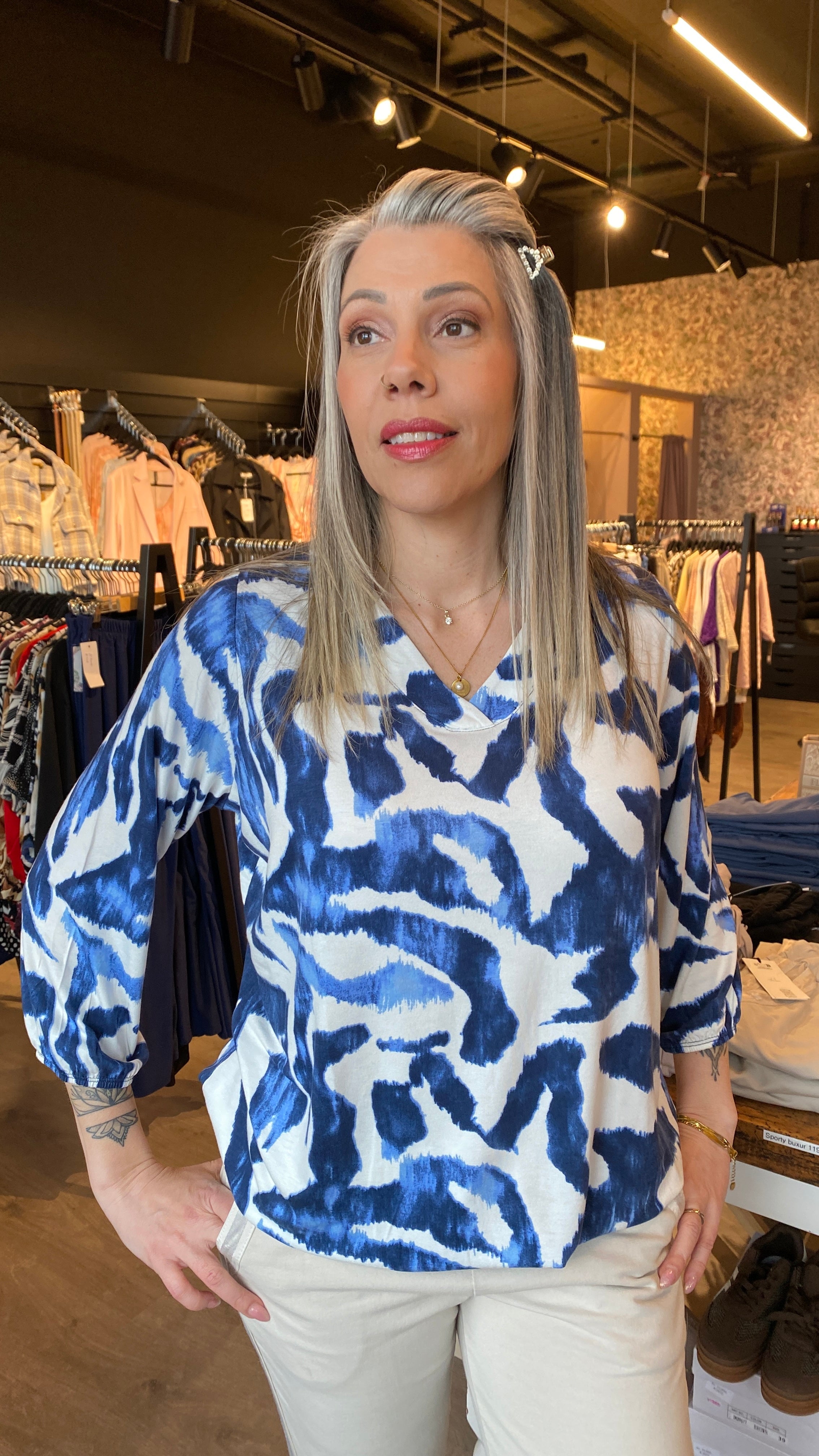 Síðerma bolur með teygju að neðan