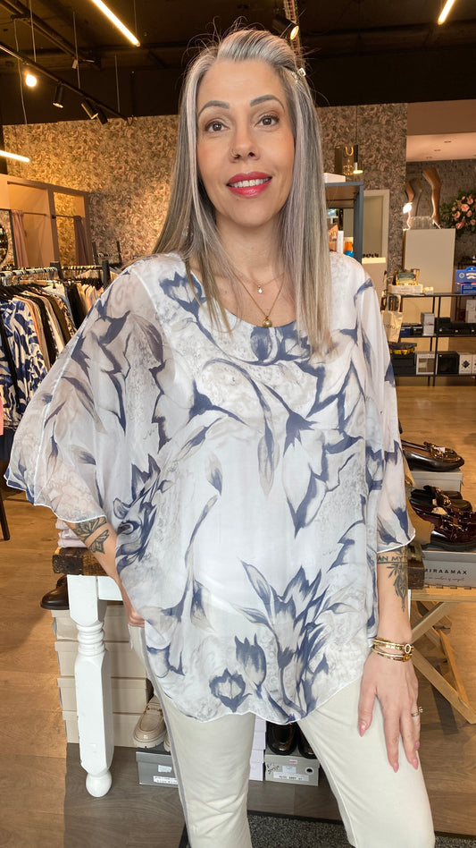 Silkiblússa með blómamunstri