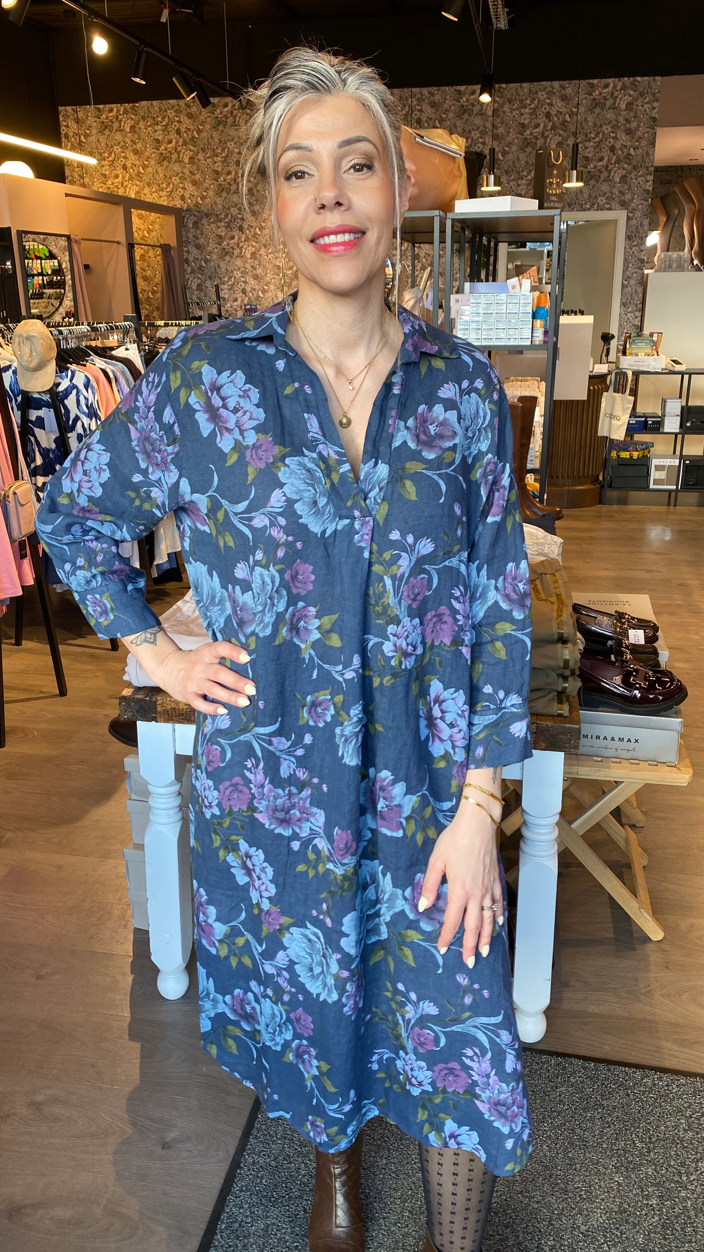 Hör kjóll með blómamunstri