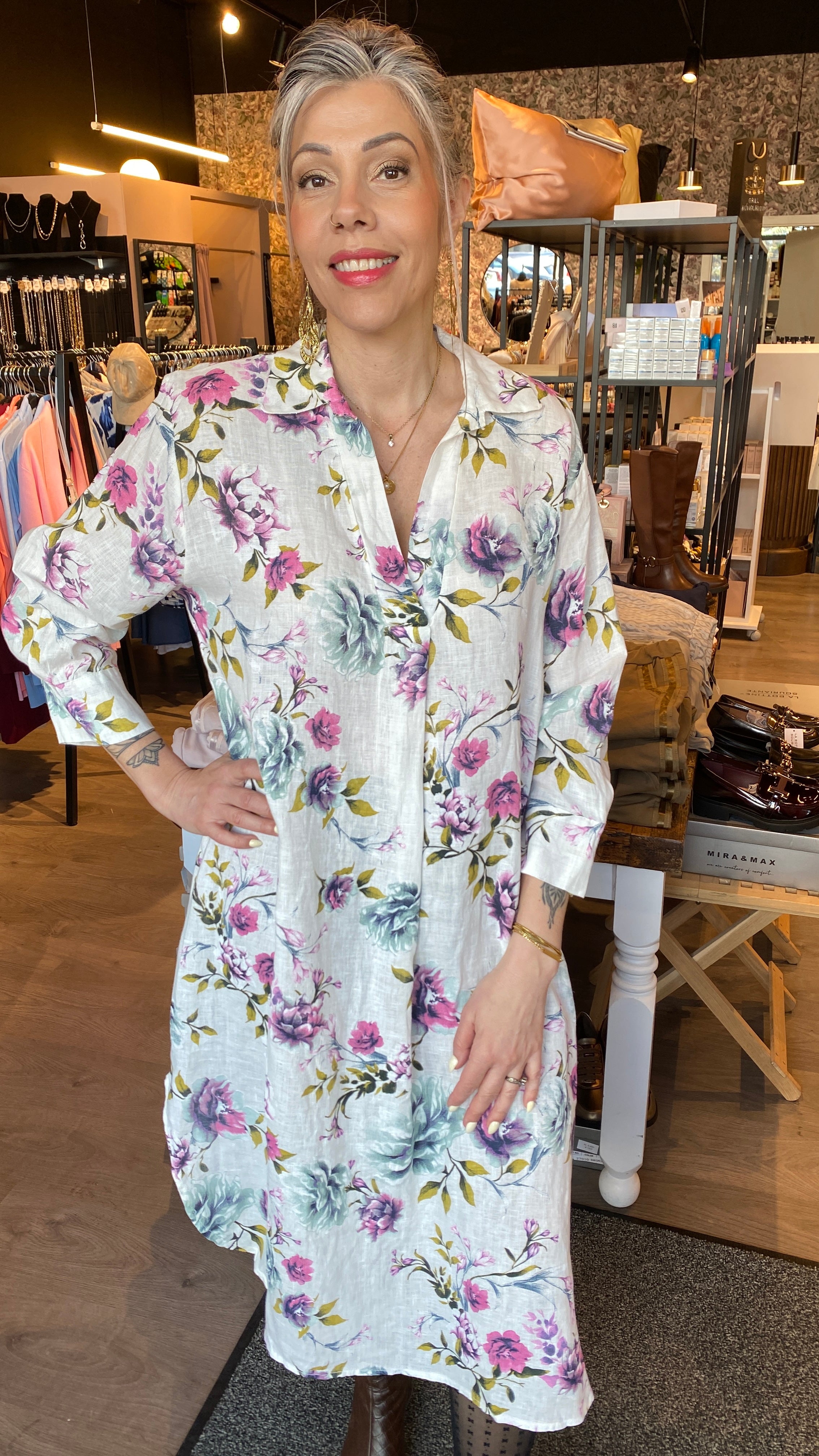 Hör kjóll með blómamunstri