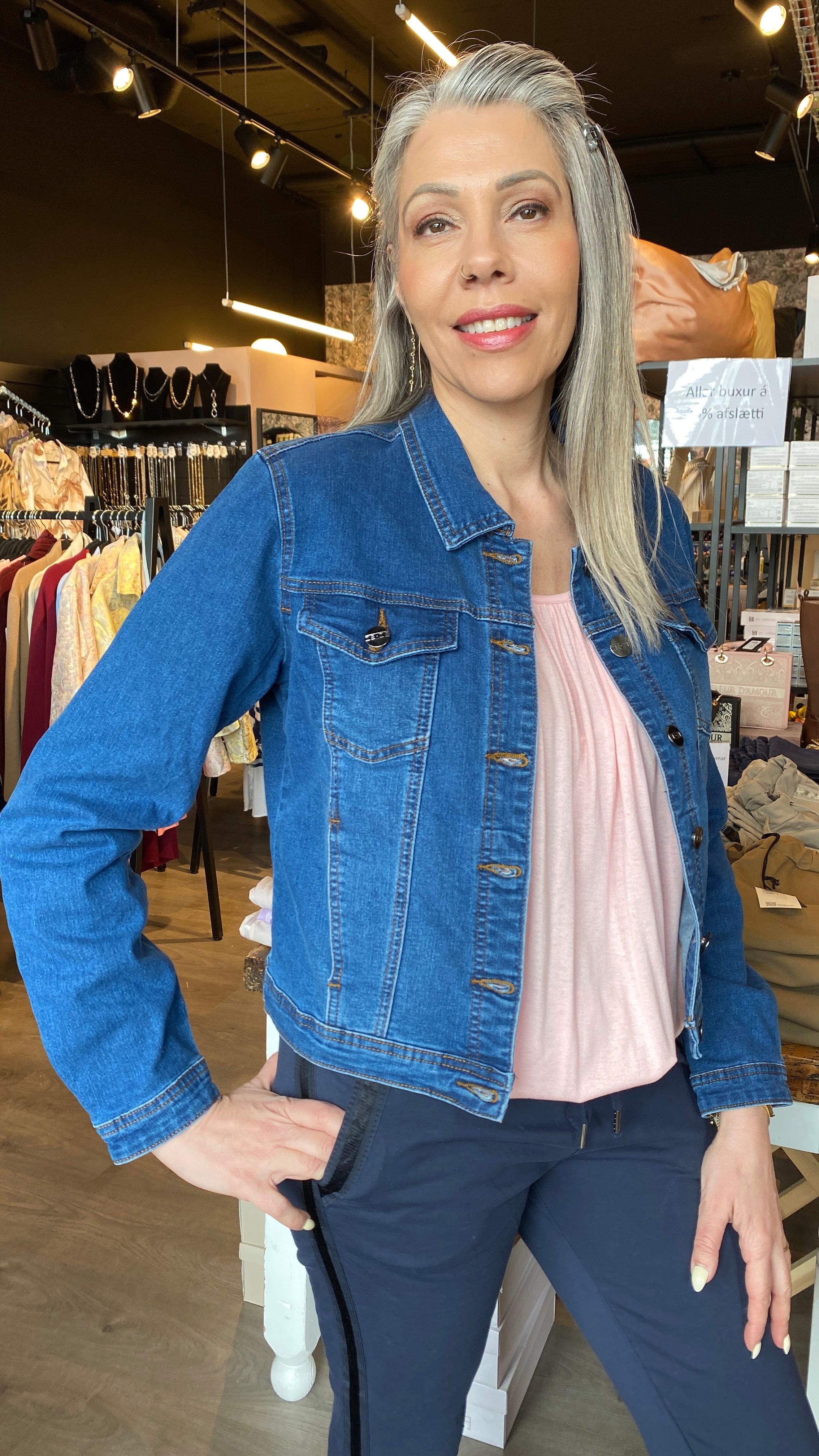 Dökkblár gallajakki frá danska merkinu ZE-ZE