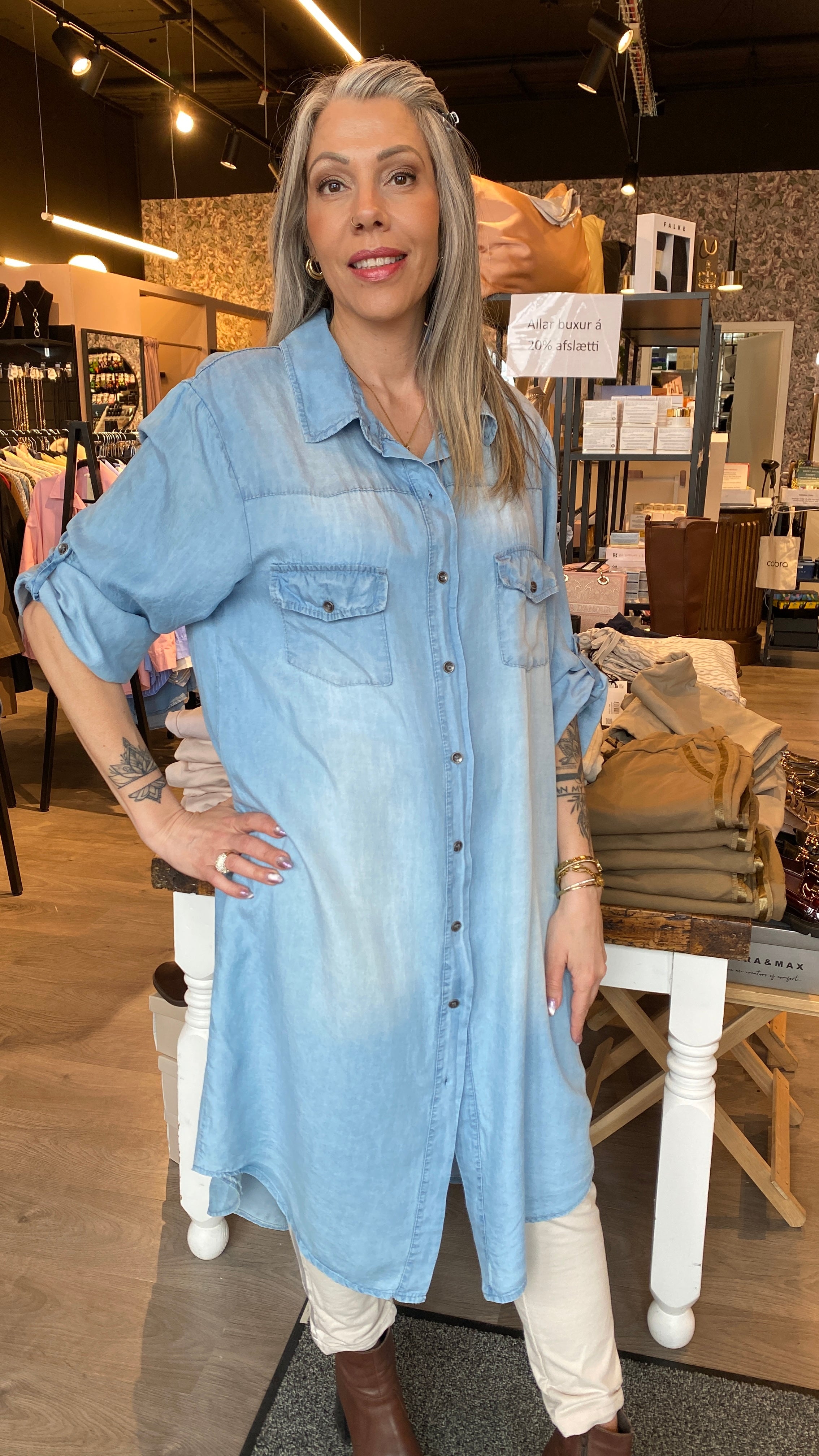 Hnepptur gallakjóll