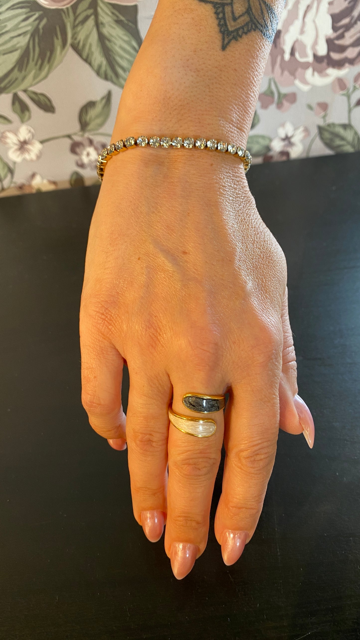 Armband  með semalíusteinum - JRJ Skart