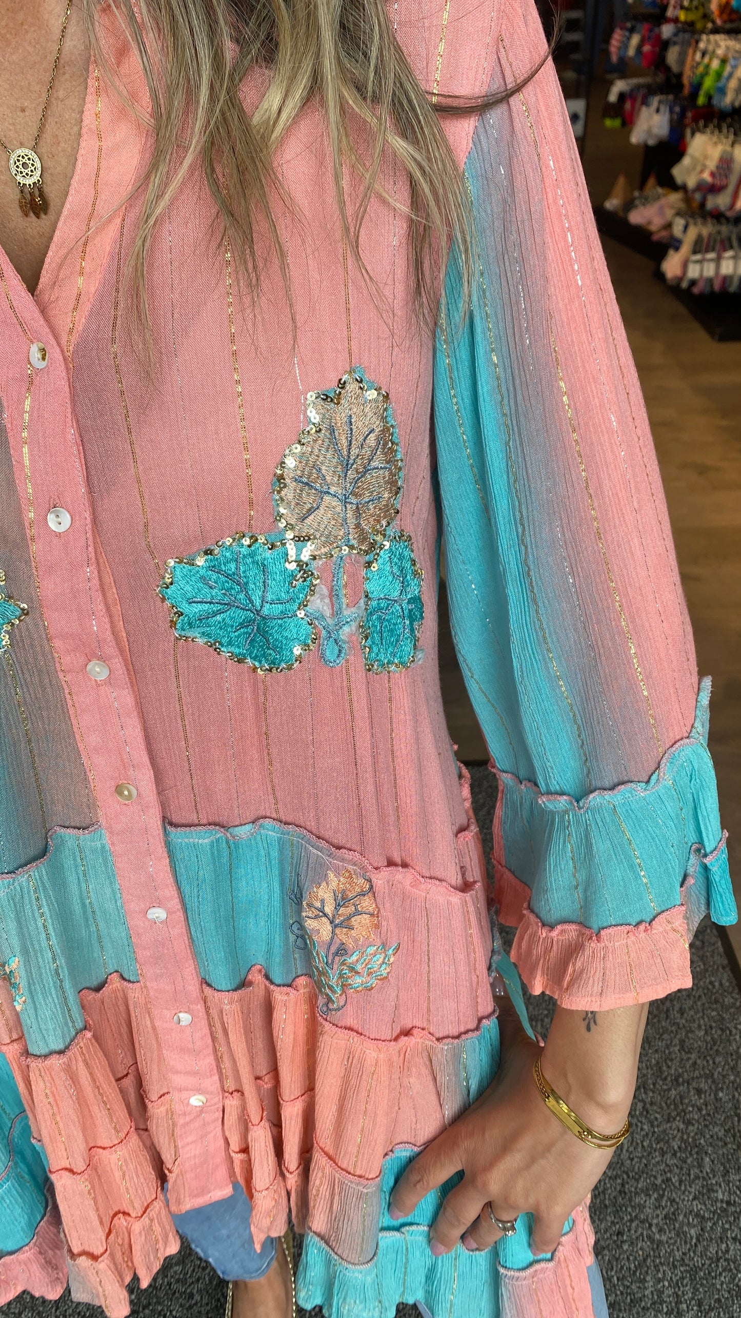Hnepptur boho kjóll