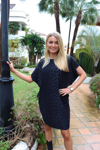 Túnika í gráu og svörtu munstri frá Liberté