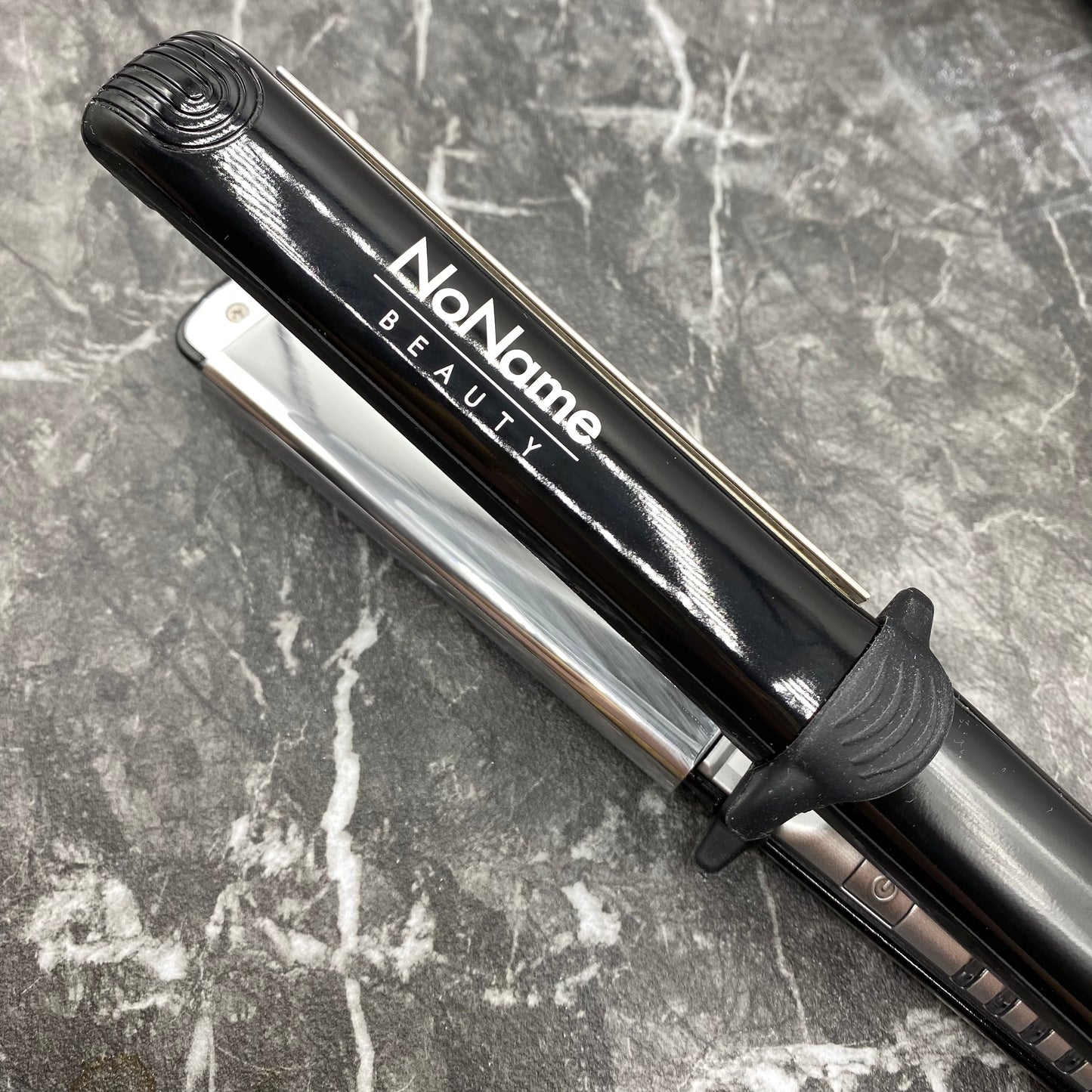 Sléttujárn frá NoName Beauty