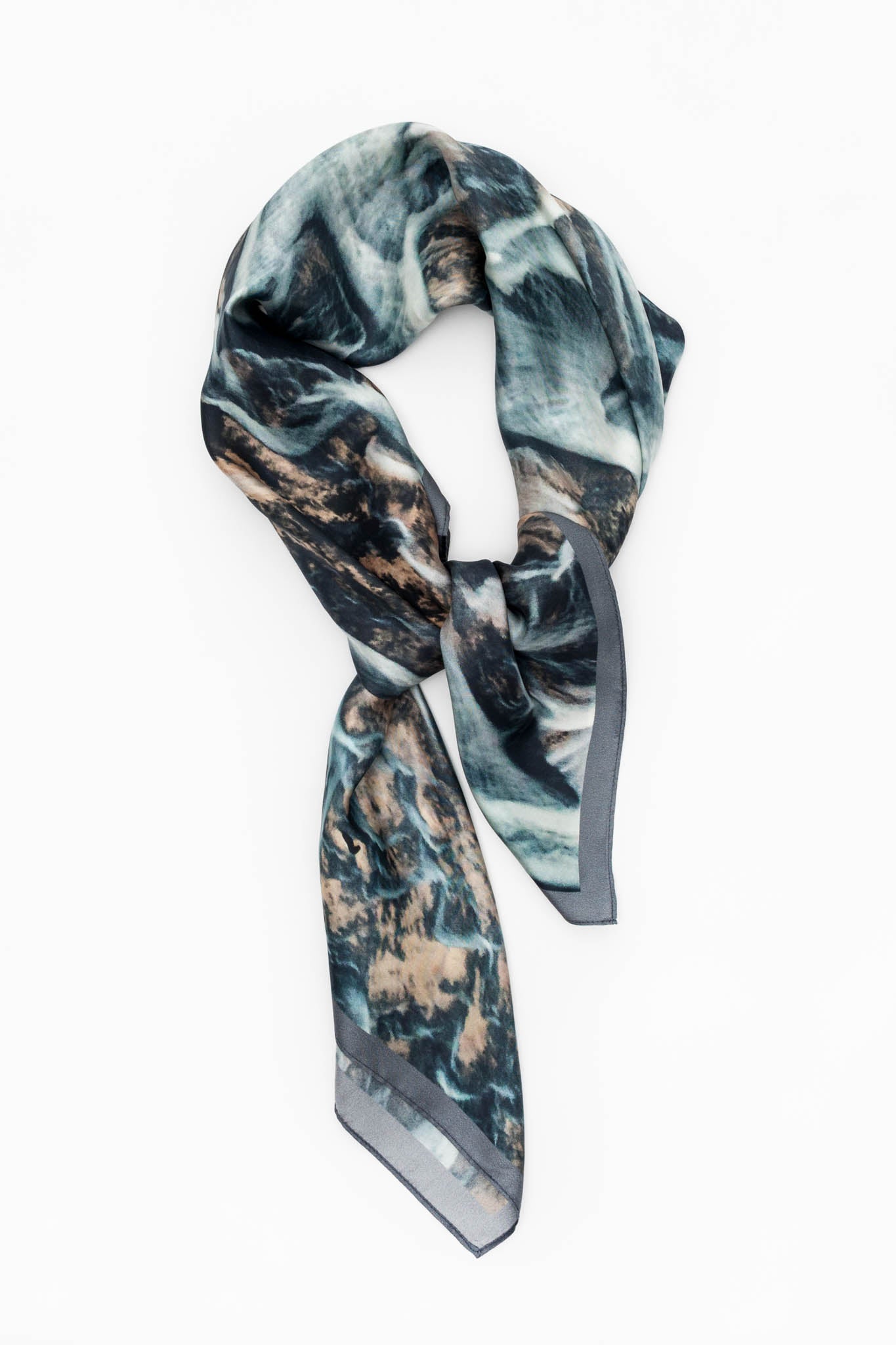 Silki slæður frá MEMO Iceland